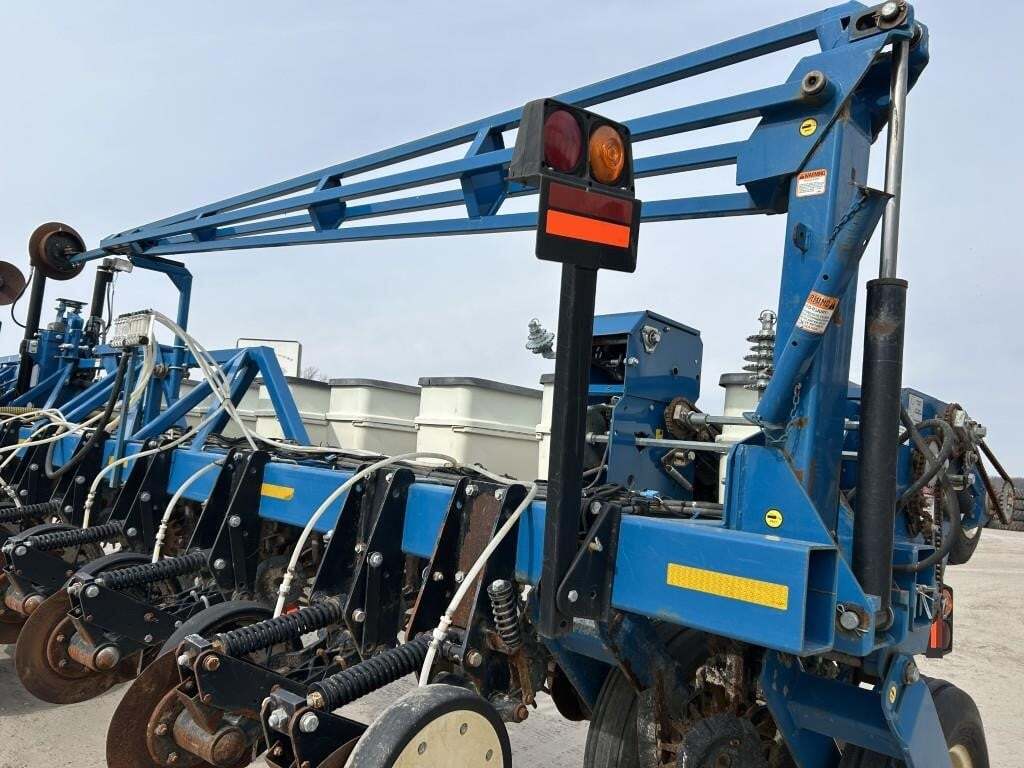 2009 Kinze 3600 Planter