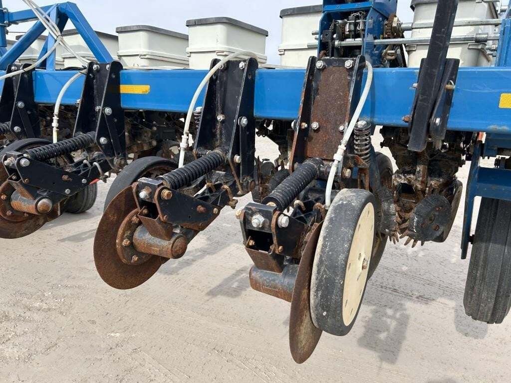 2009 Kinze 3600 Planter