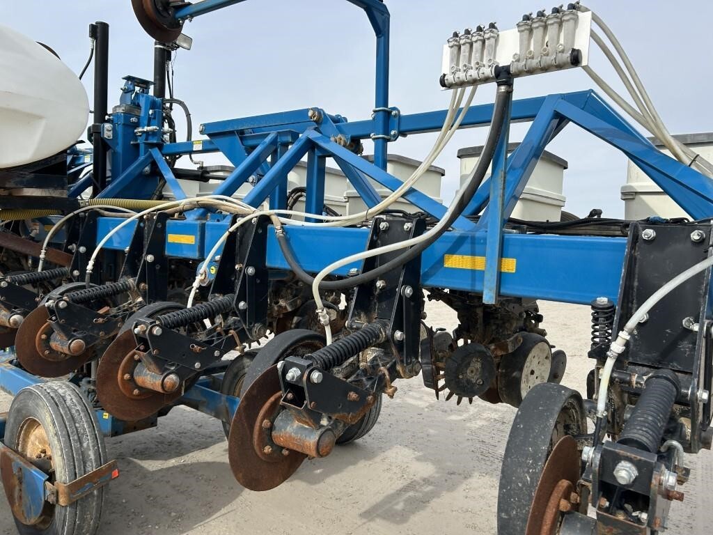 2009 Kinze 3600 Planter