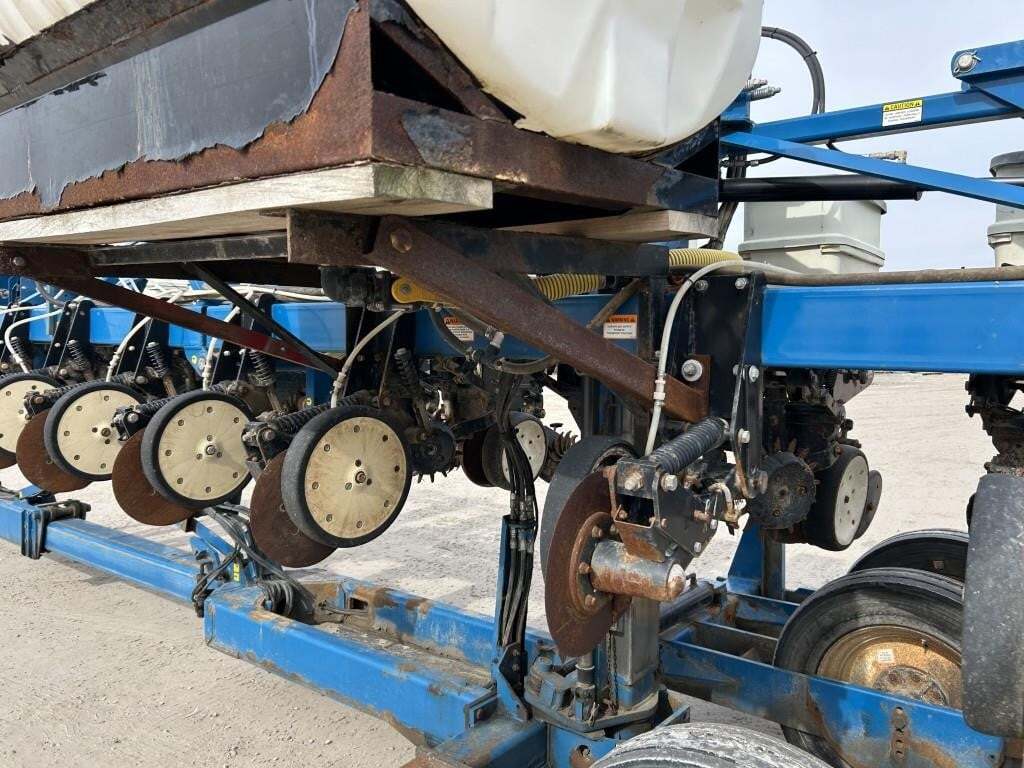 2009 Kinze 3600 Planter