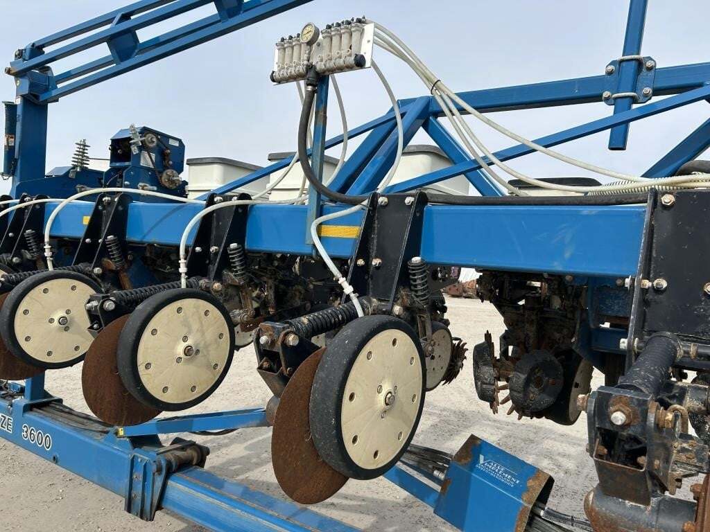 2009 Kinze 3600 Planter