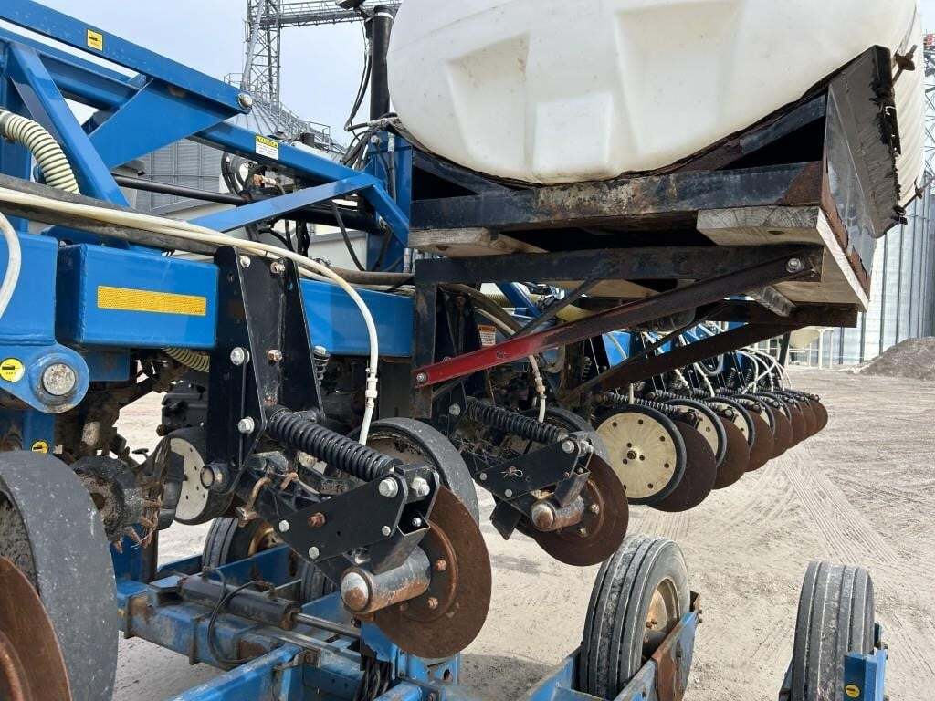 2009 Kinze 3600 Planter