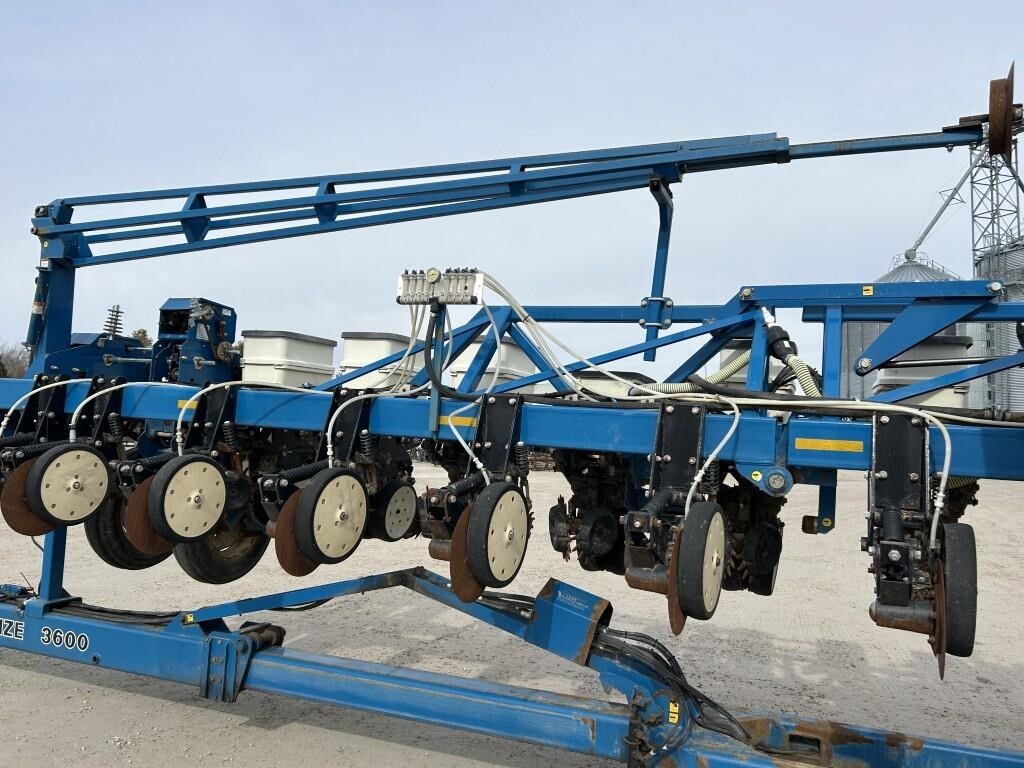 2009 Kinze 3600 Planter