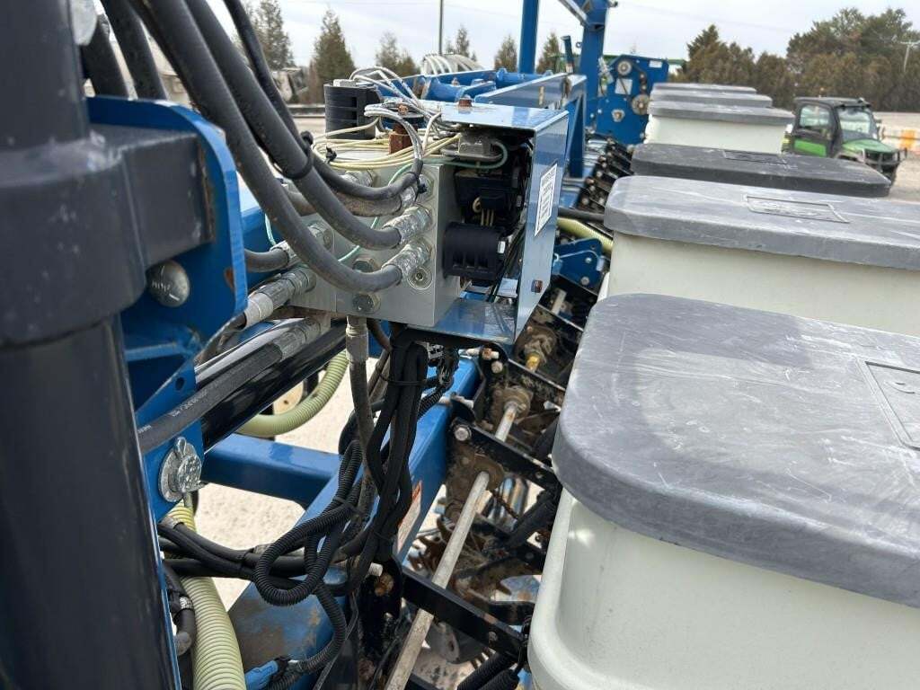 2009 Kinze 3600 Planter