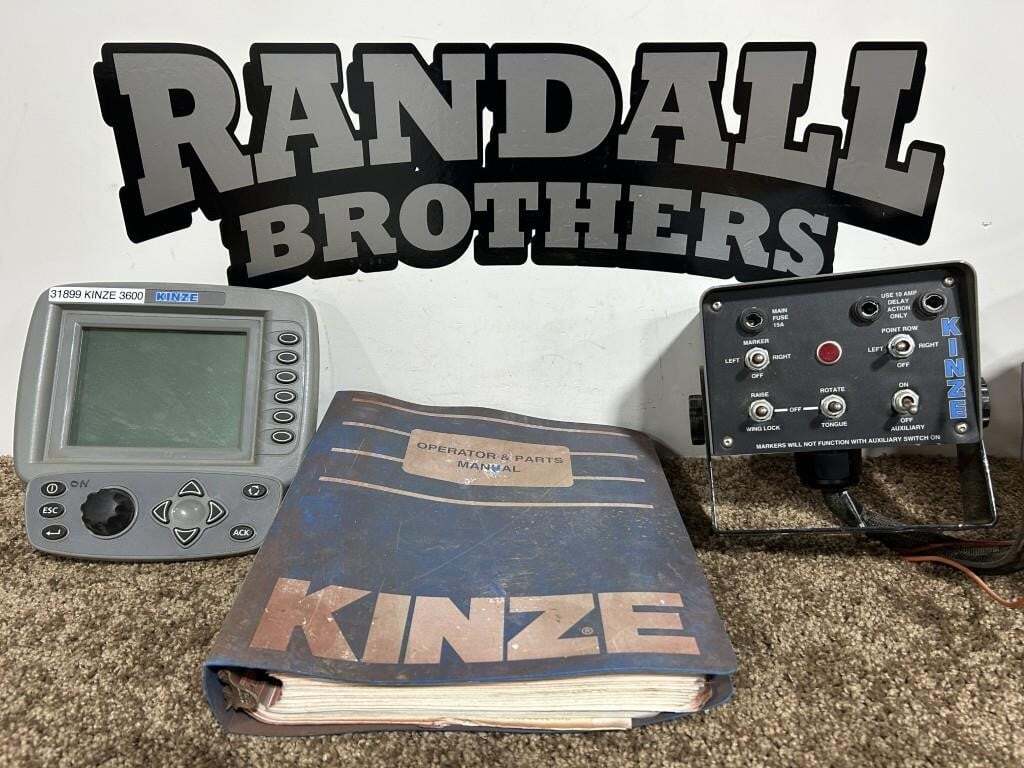 2009 Kinze 3600 Planter