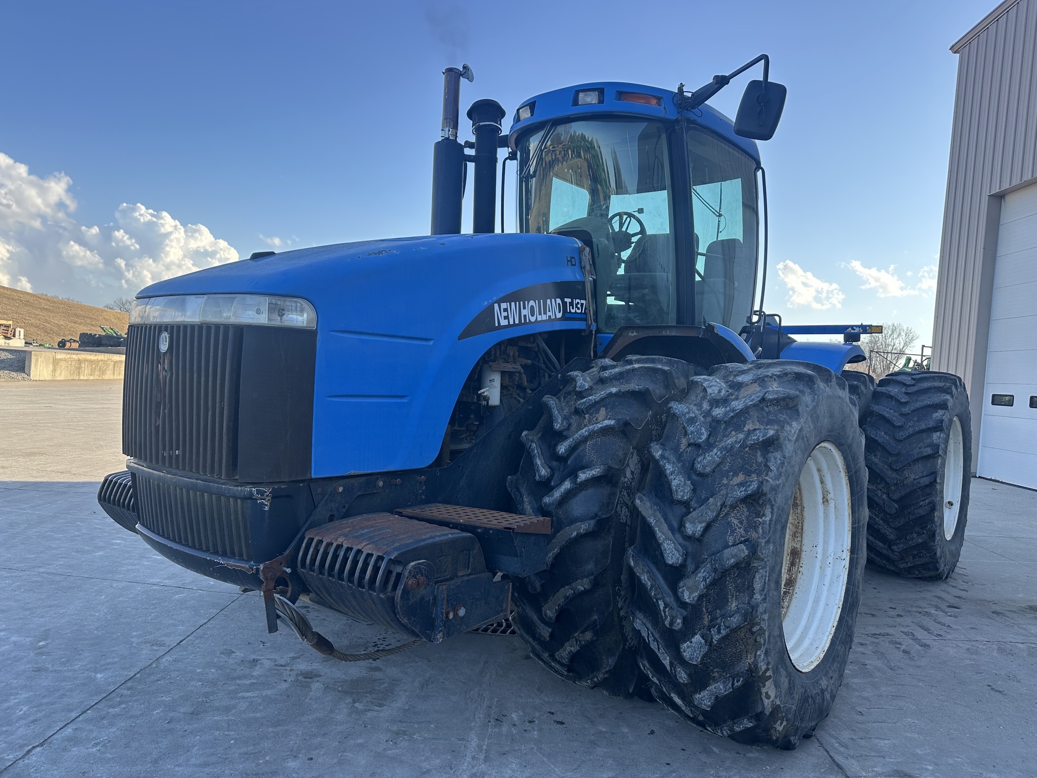 2005 New Holland TJ375 Tractor