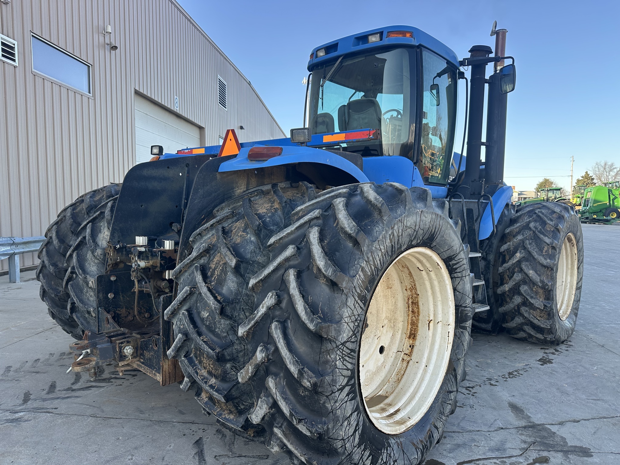 2005 New Holland TJ375 Tractor