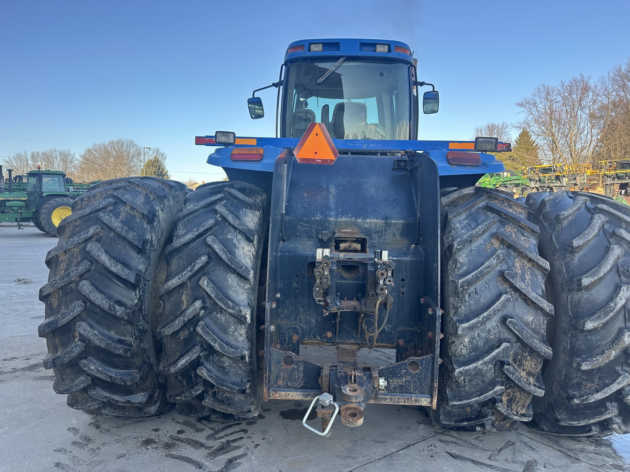 2005 New Holland TJ375 Tractor