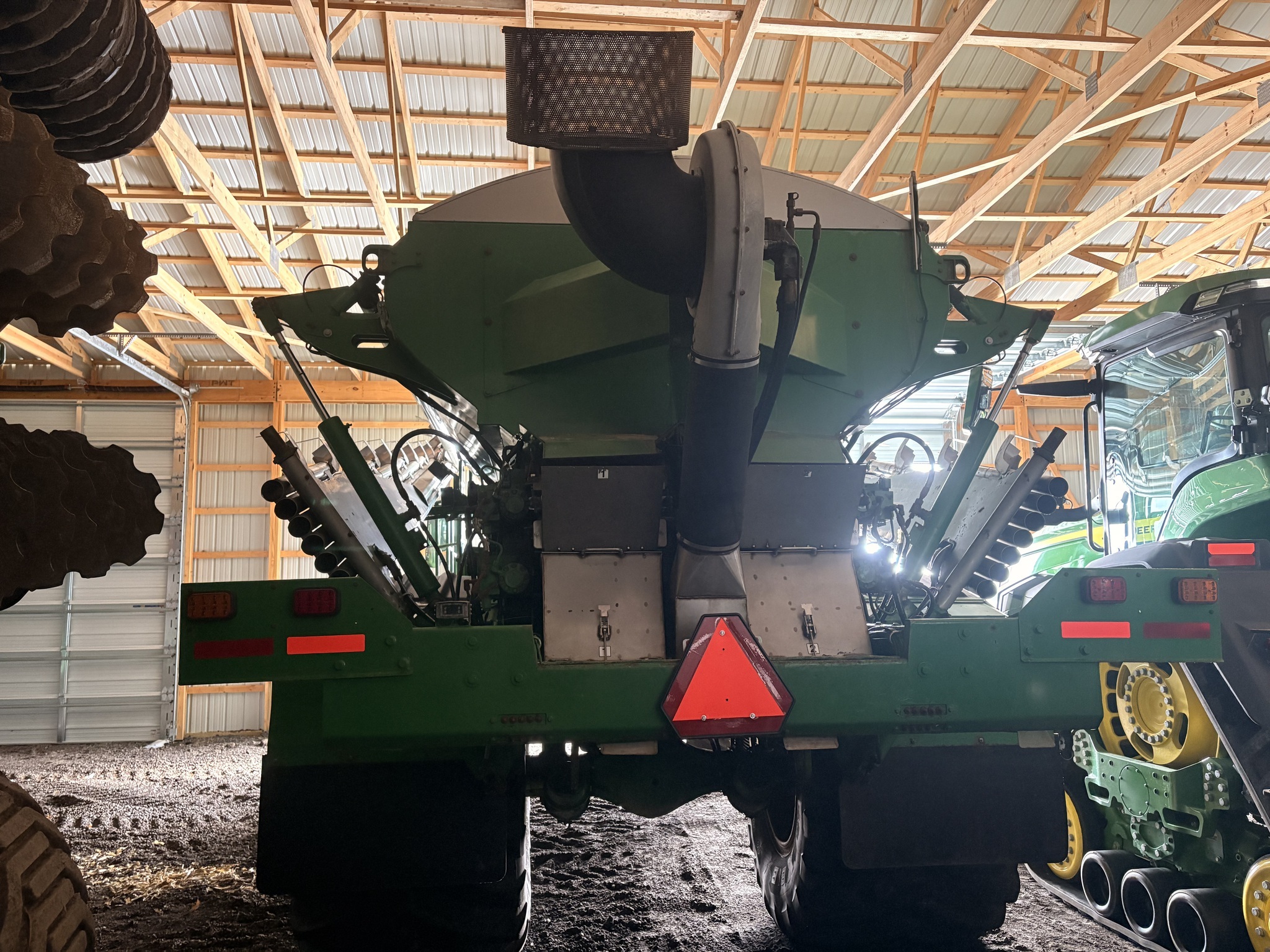 2018 John Deere F4365 Self-Propelled Fertilizer Spreader