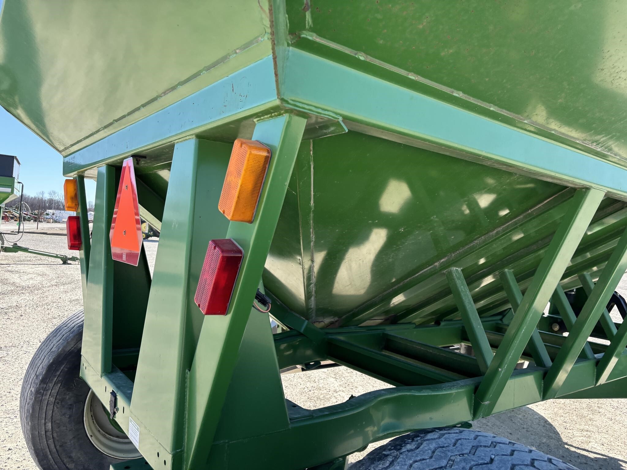 2004 Brent 644 Gravity Wagon