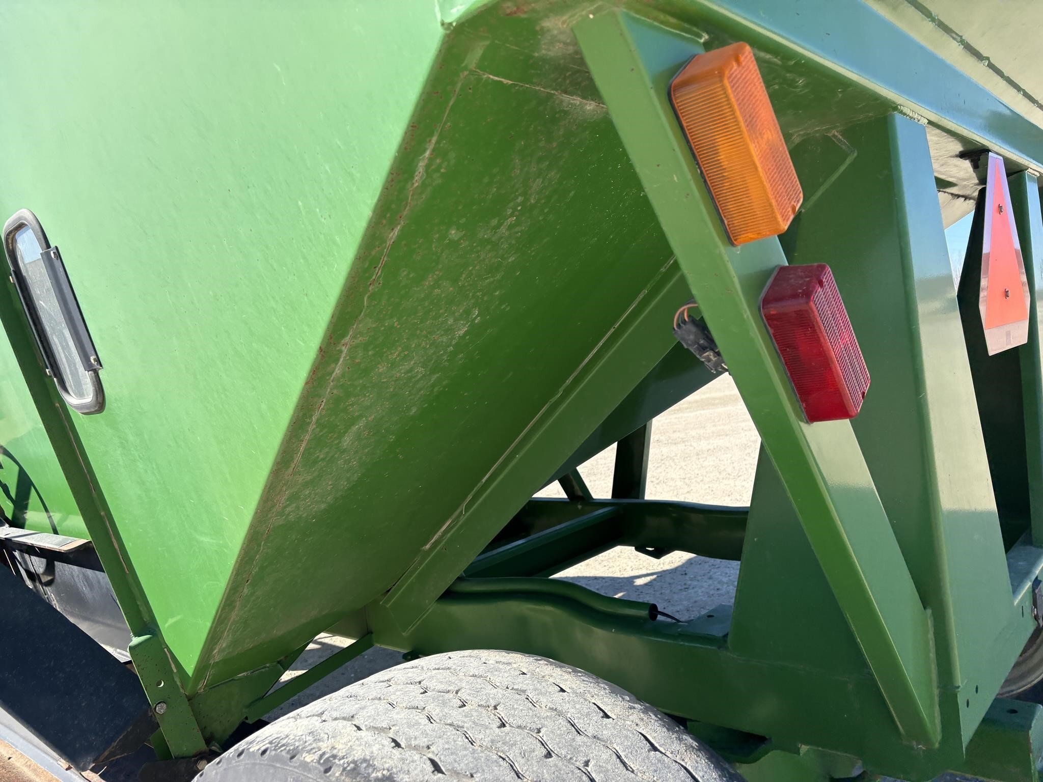 2004 Brent 644 Gravity Wagon