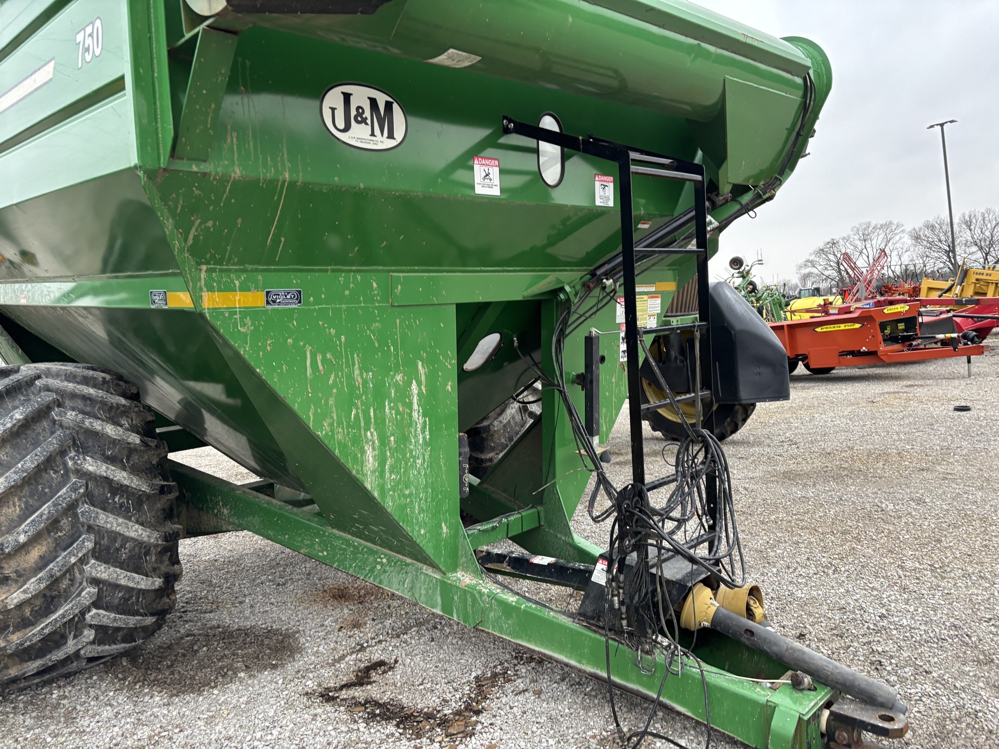  J&M 750-18 Grain Cart