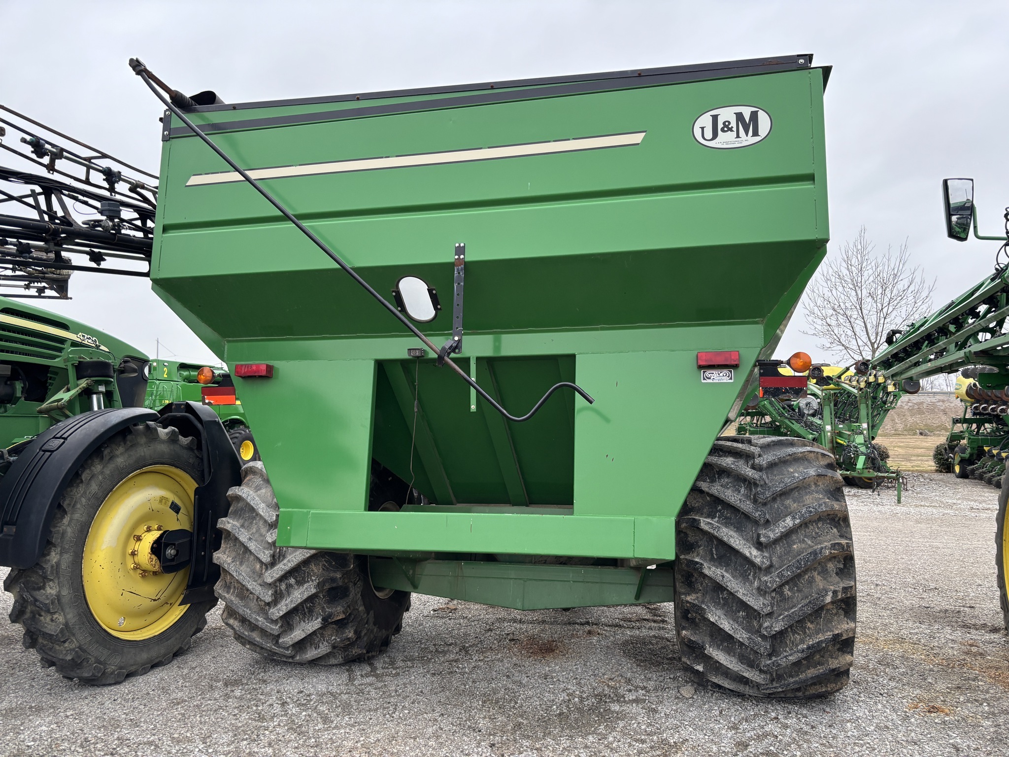  J&M 750-18 Grain Cart