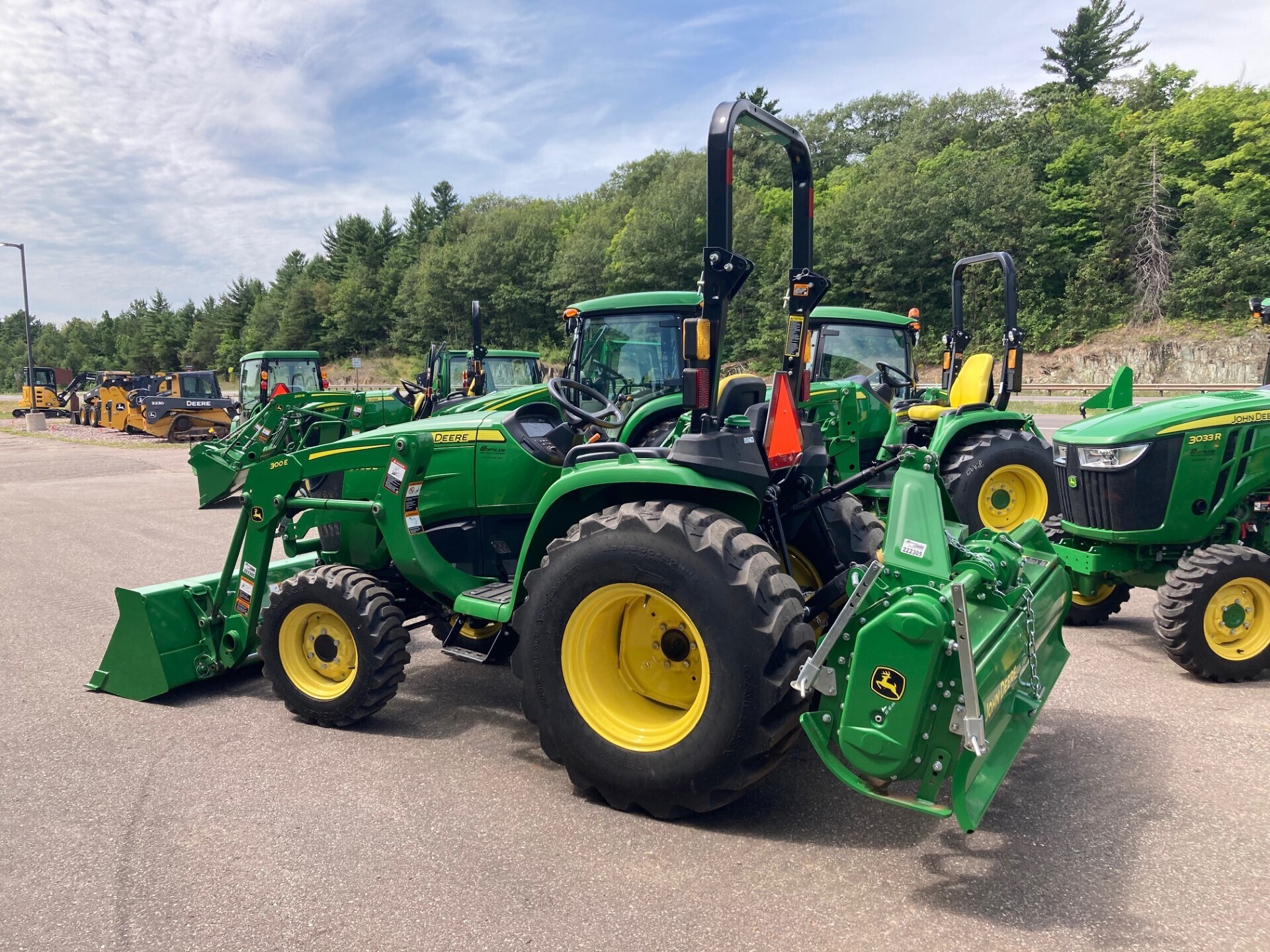 2022 John Deere 3038E Tractor