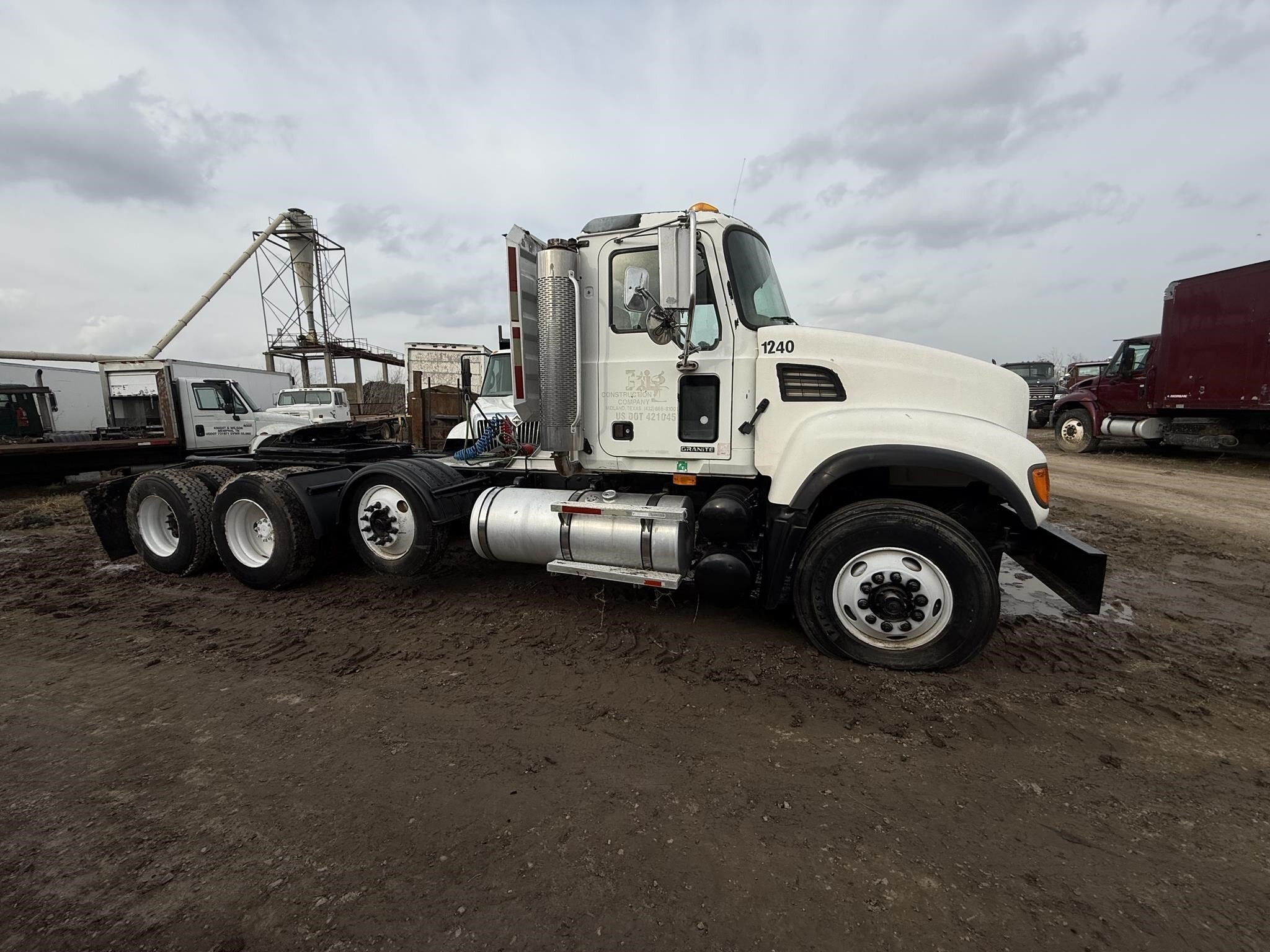 2005 Mack Granite CV713 Dump Trucks/Trailer