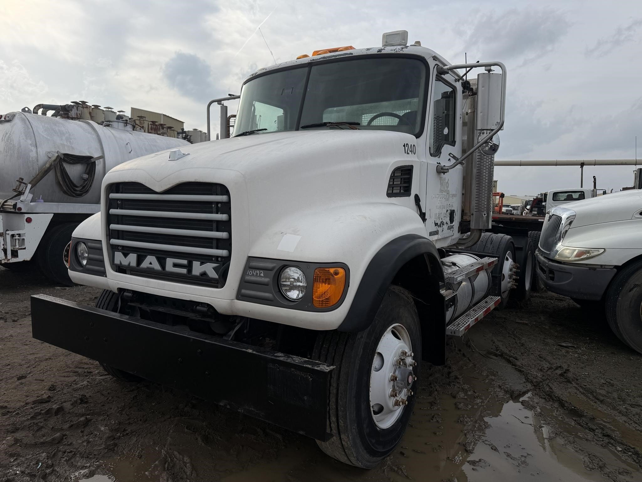2005 Mack Granite CV713 Dump Trucks/Trailer