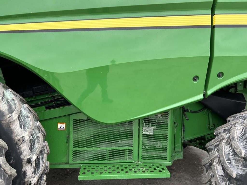 2018 John Deere S770 Combine