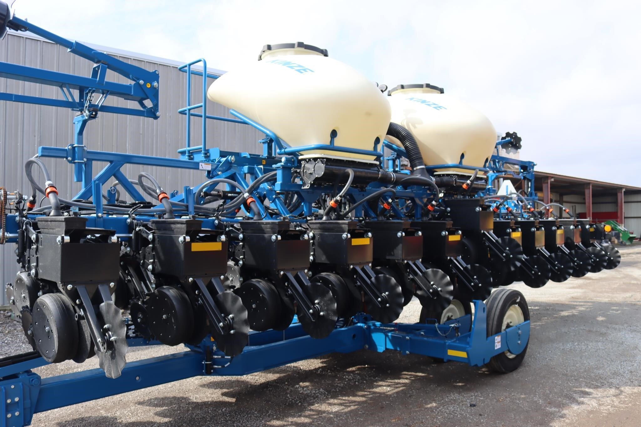 2026 Kinze 3605 Planter