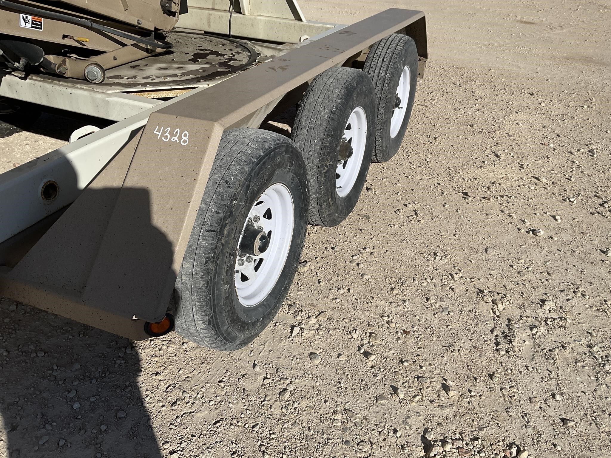  Unverferth 3750 Seed Tender