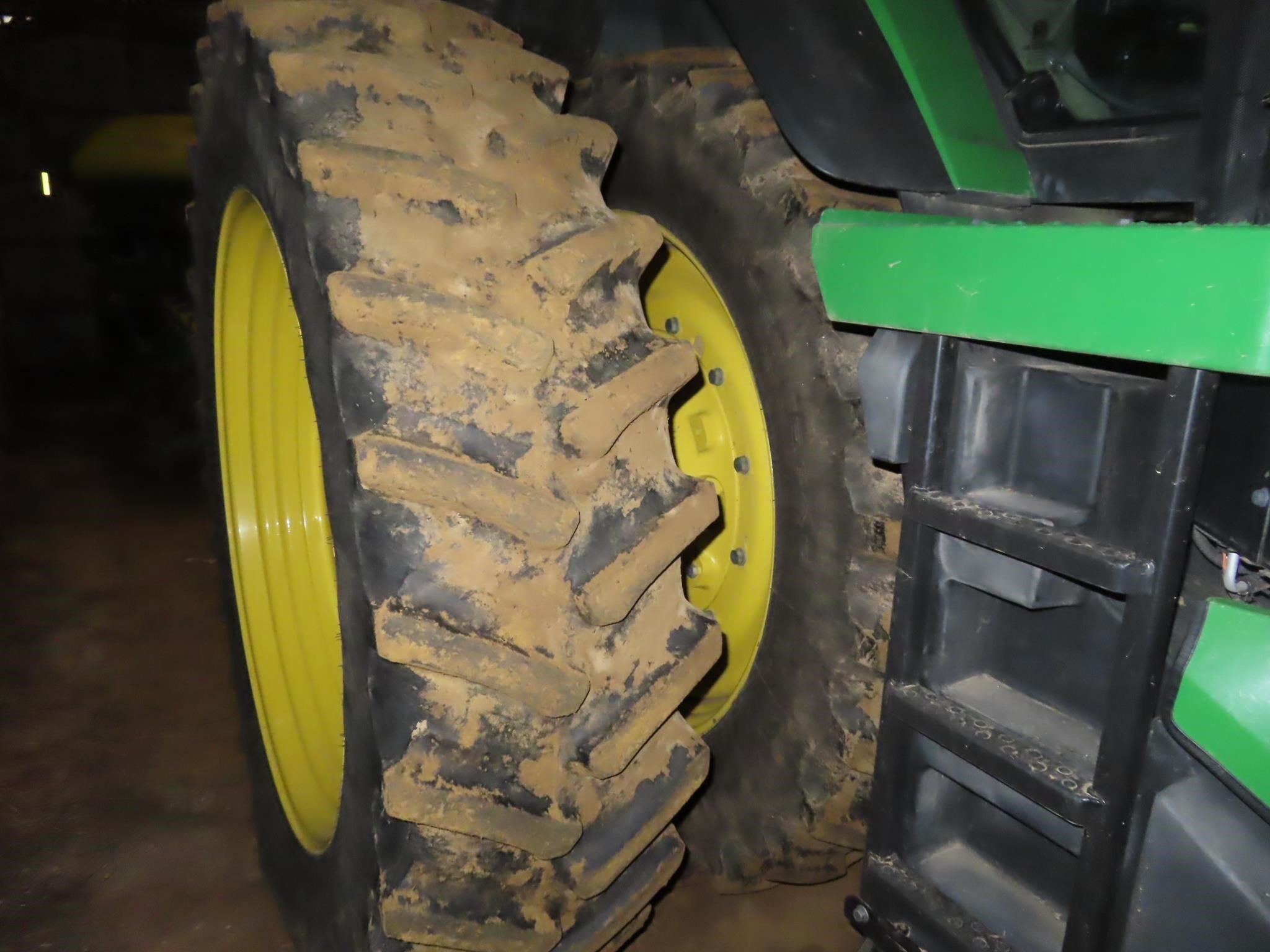 2022 John Deere 8R 410 Tractor