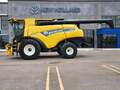 2021 New Holland CR8.90 Combine