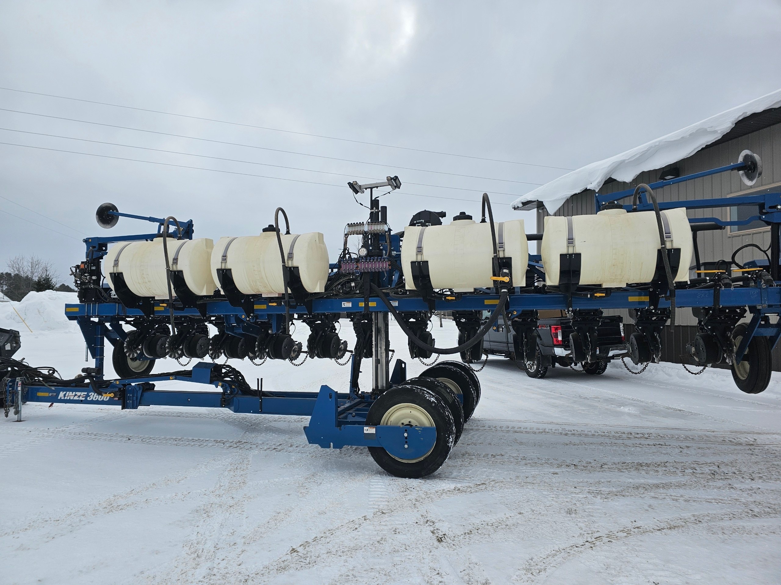 2019 Kinze 3600 Planter