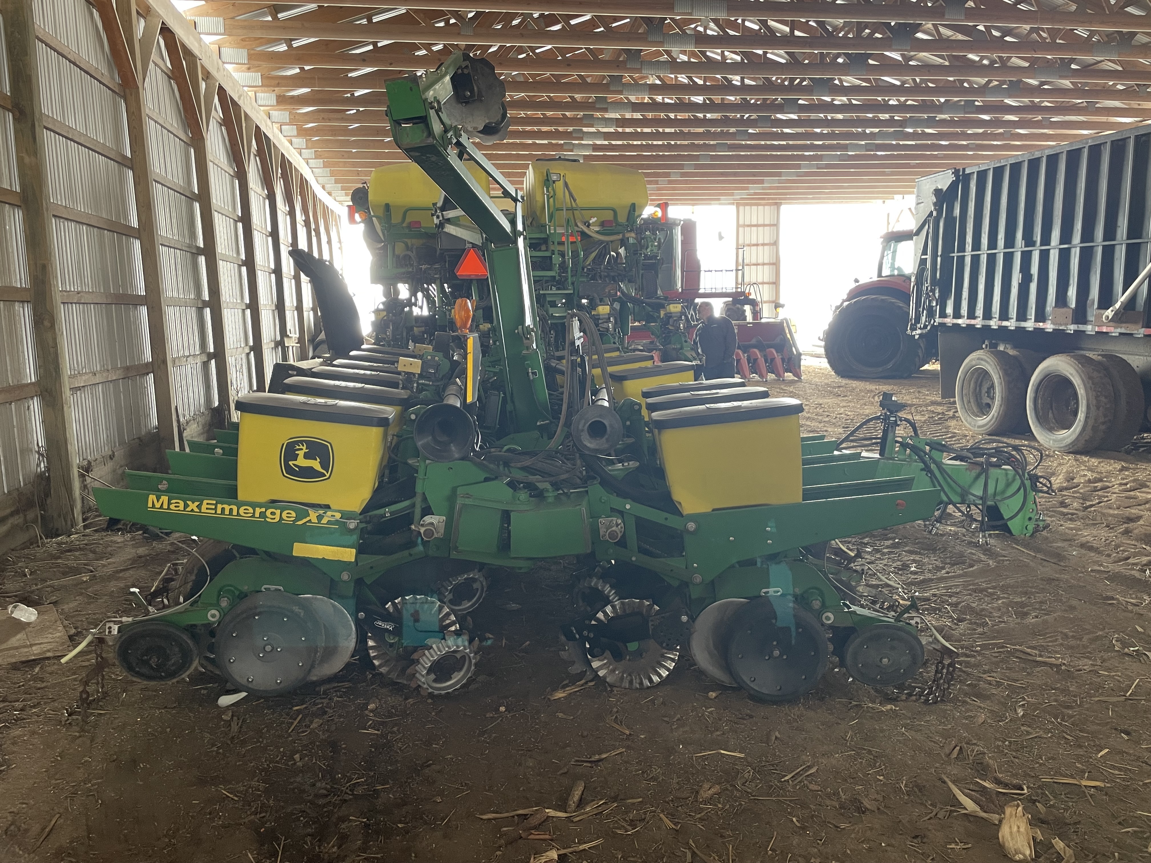 2005 John Deere 1760 Planter