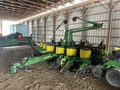2005 John Deere 1760 Planter