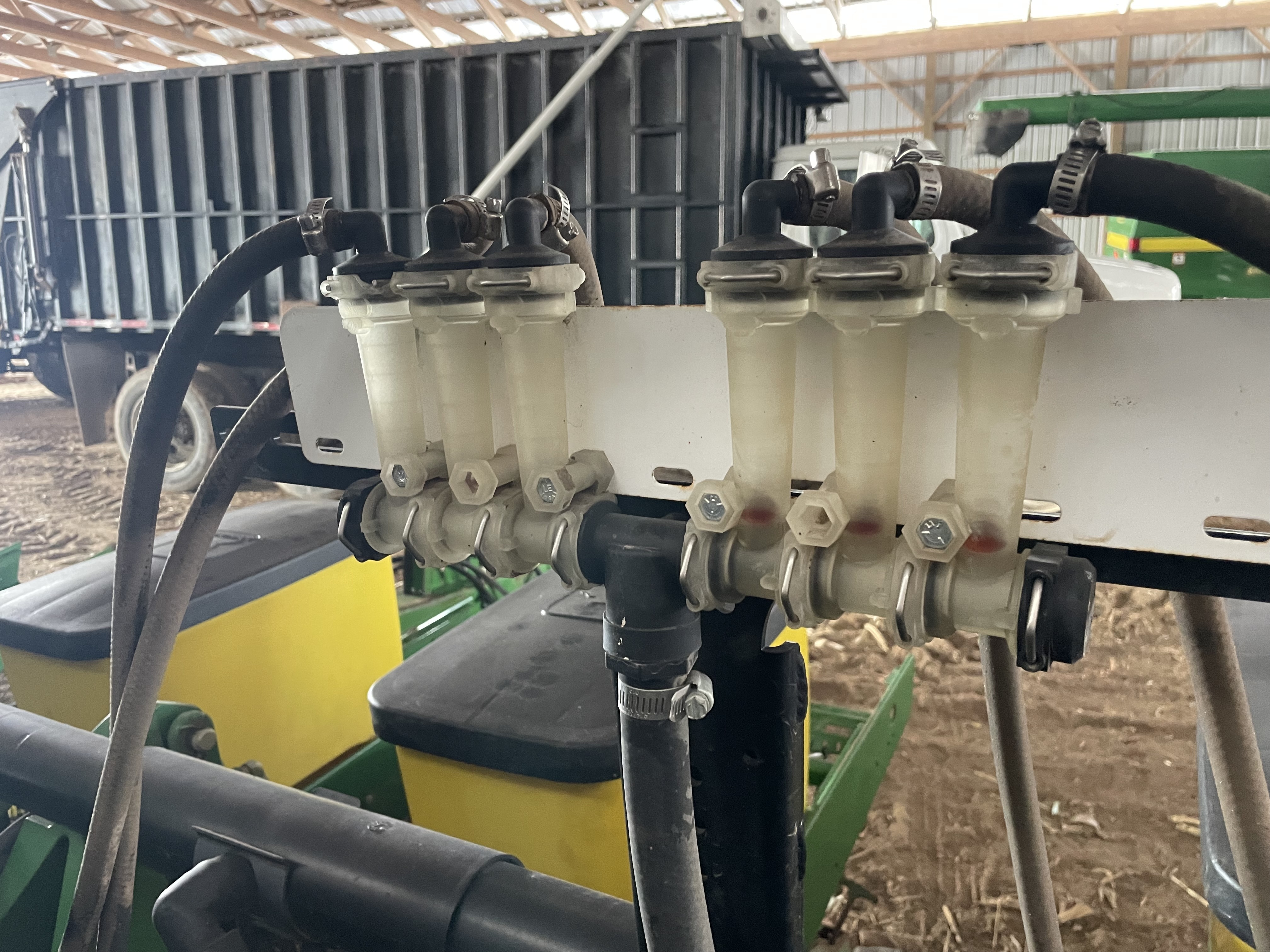 2005 John Deere 1760 Planter