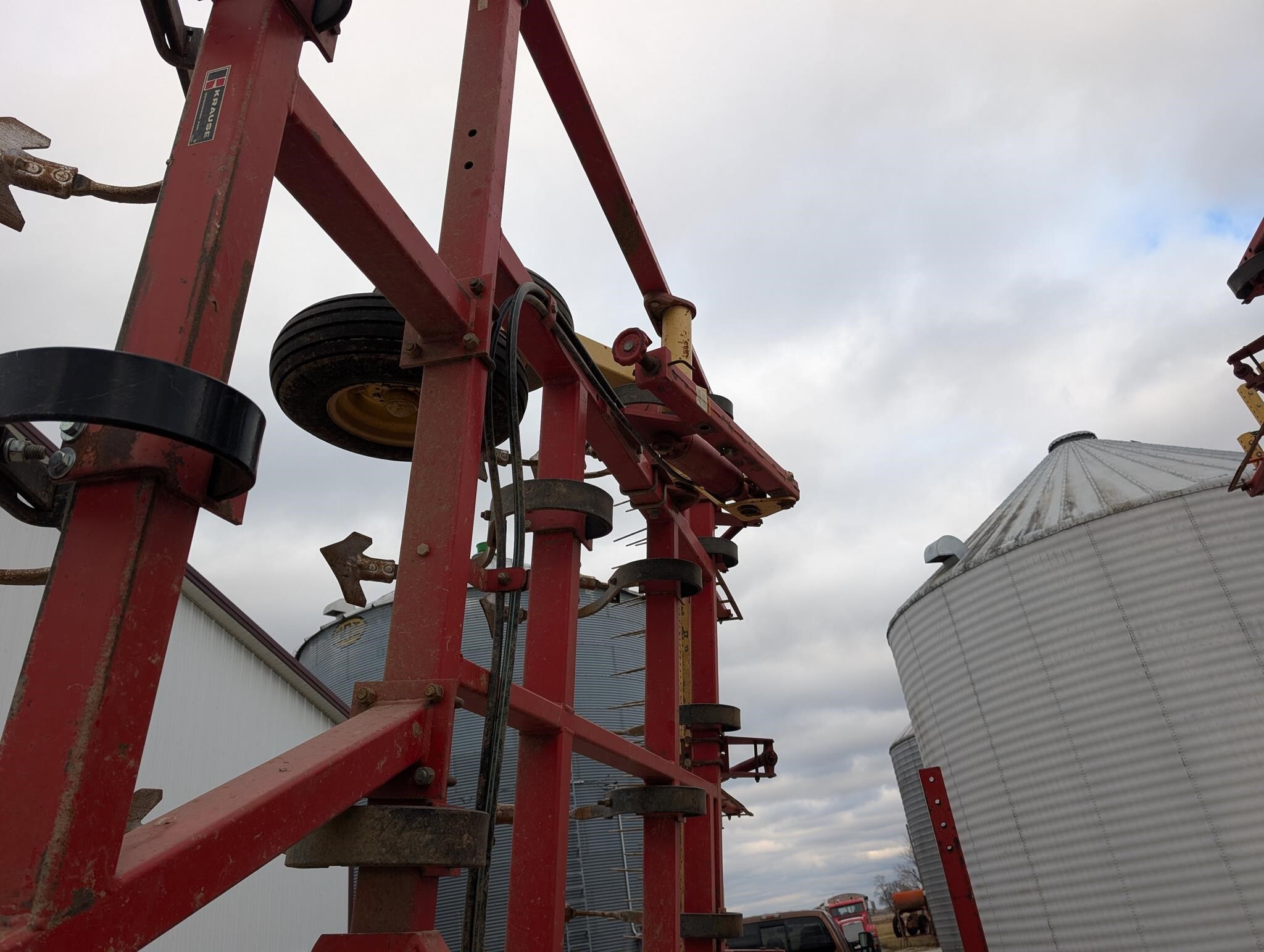  Krause 4200 Field Cultivator