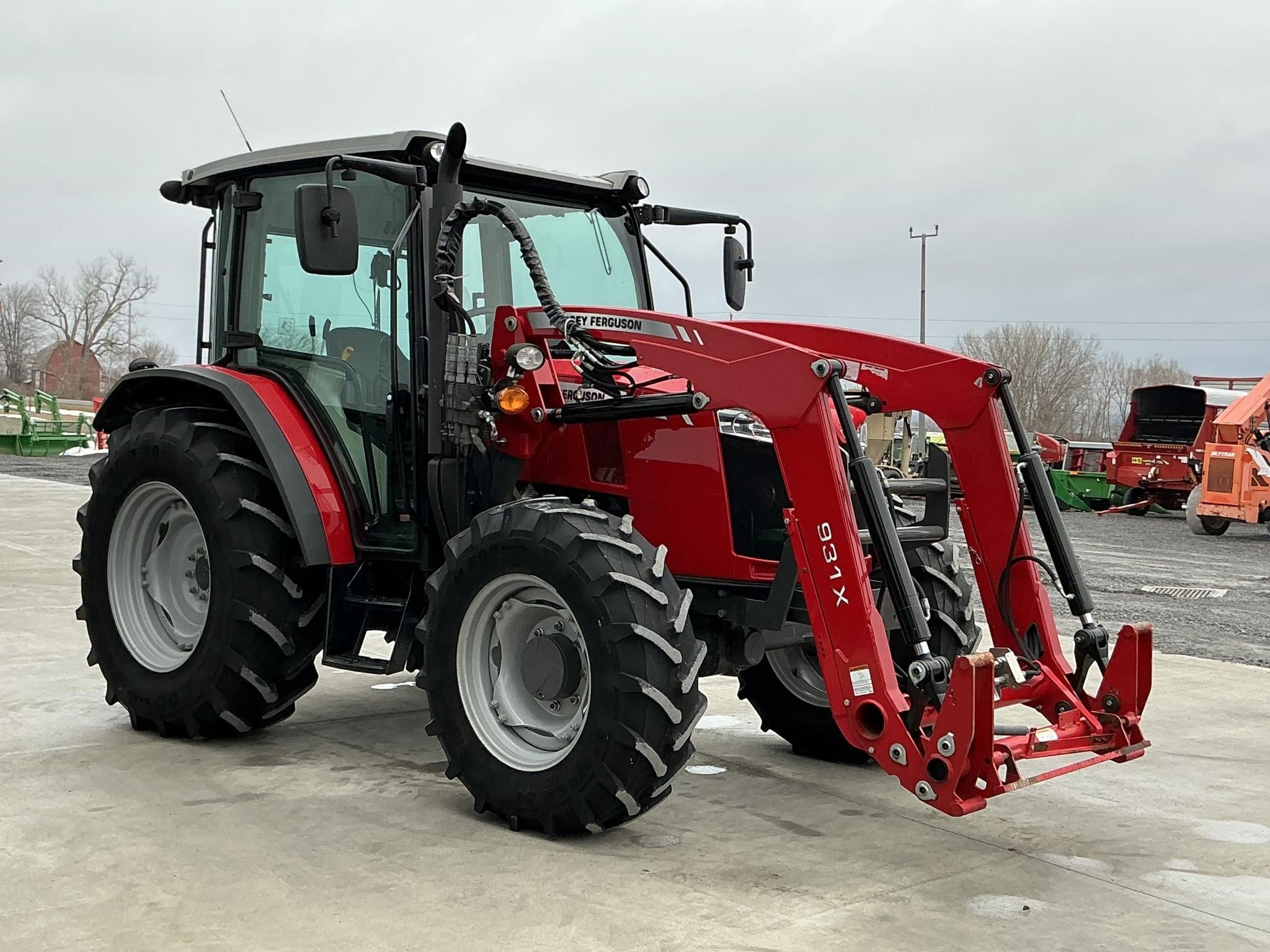 2020 Massey Ferguson 4707 Tractor