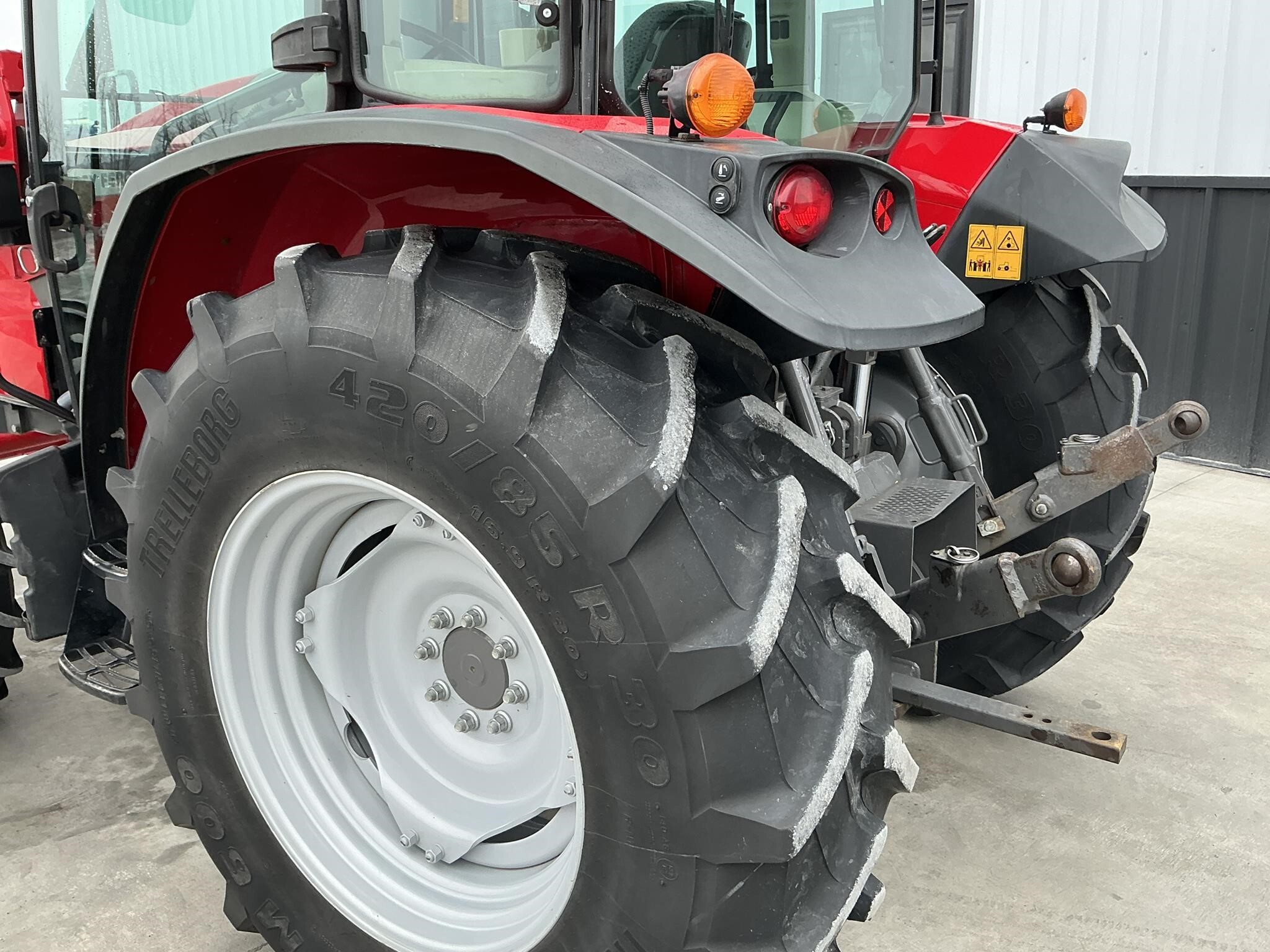 2020 Massey Ferguson 4707 Tractor