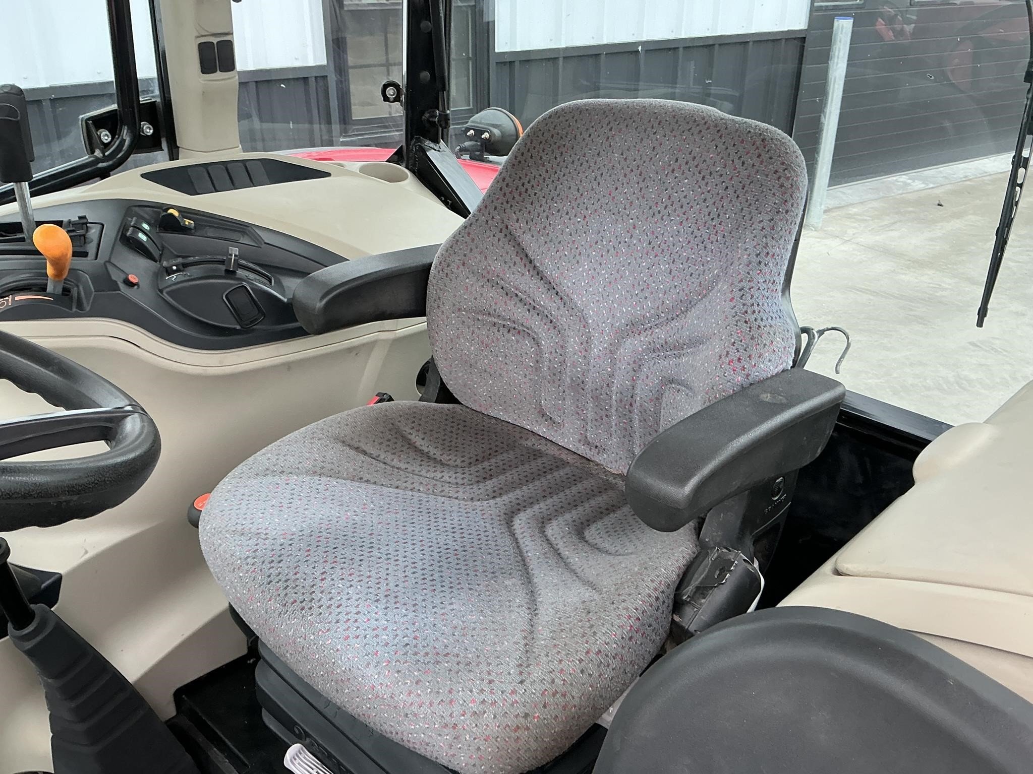 2020 Massey Ferguson 4707 Tractor