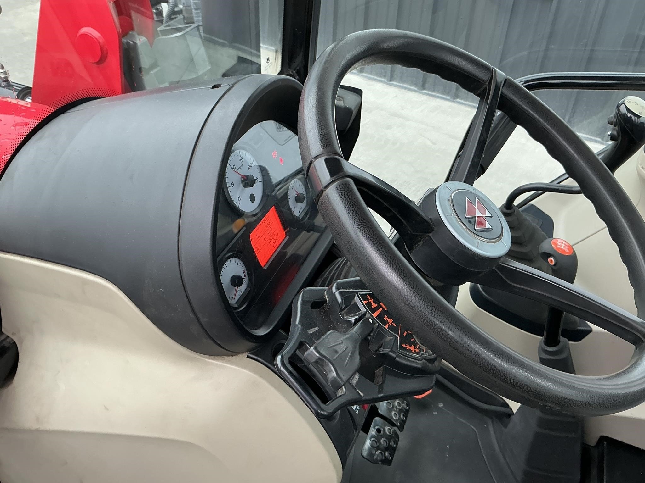 2020 Massey Ferguson 4707 Tractor