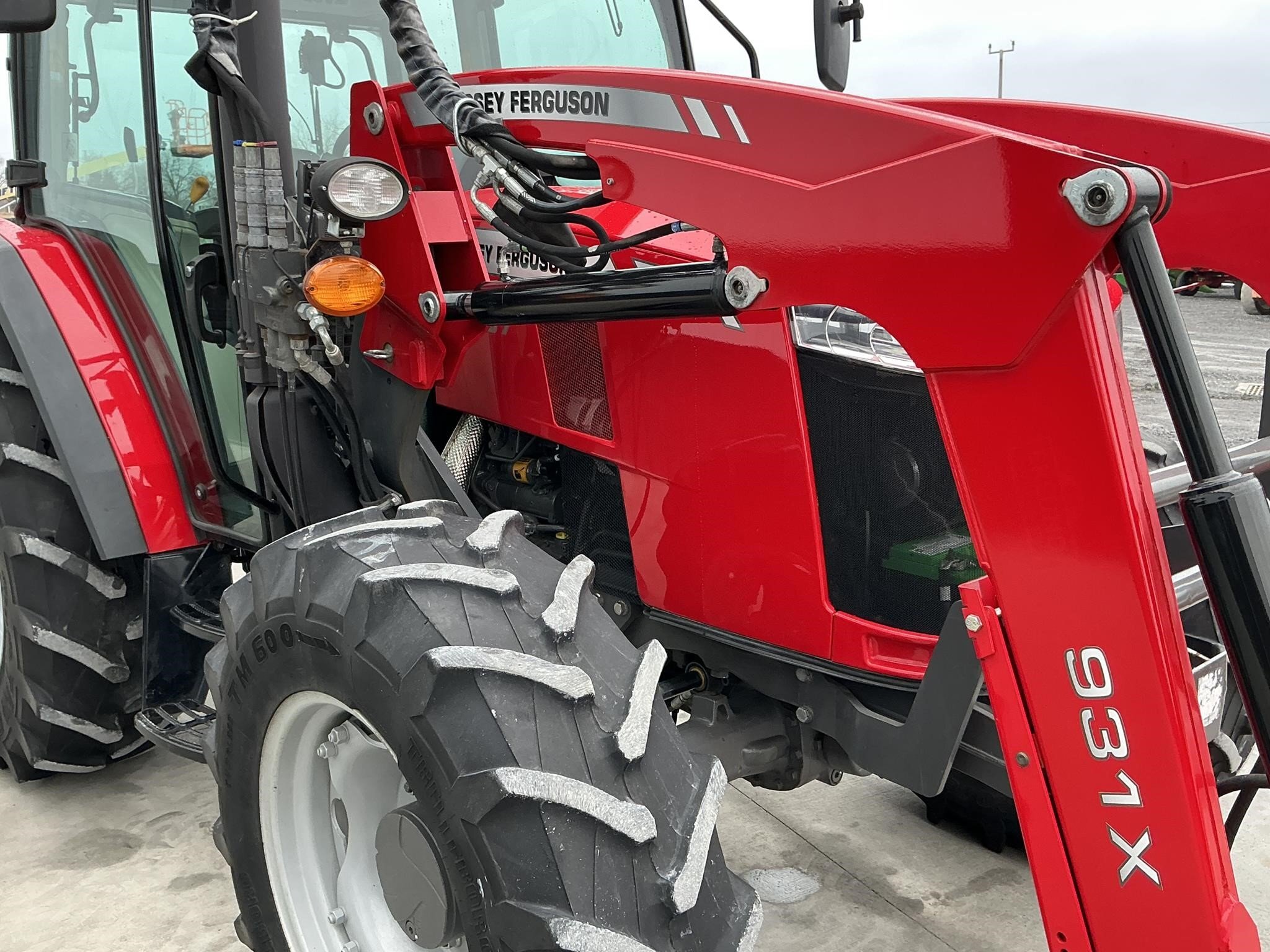 2020 Massey Ferguson 4707 Tractor
