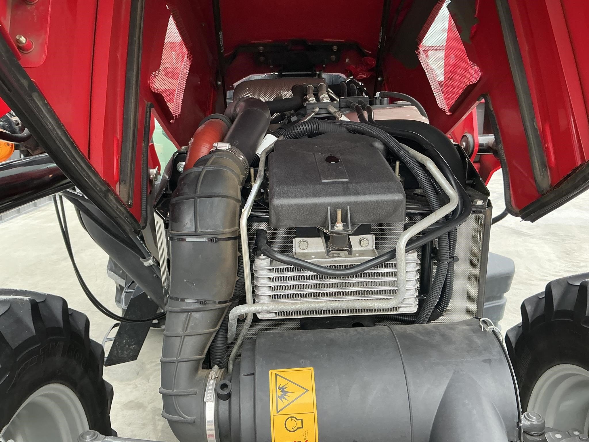 2020 Massey Ferguson 4707 Tractor