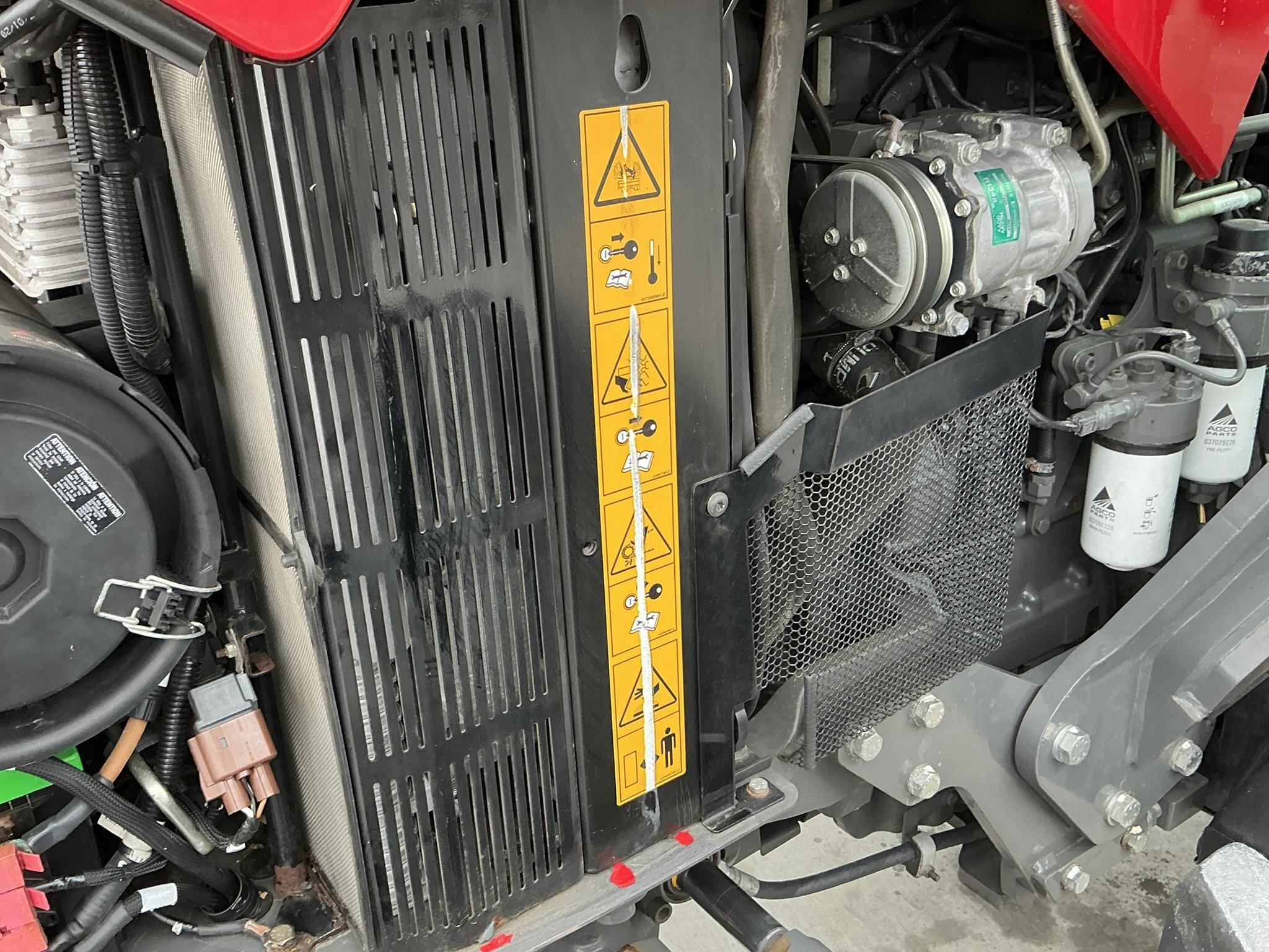2020 Massey Ferguson 4707 Tractor