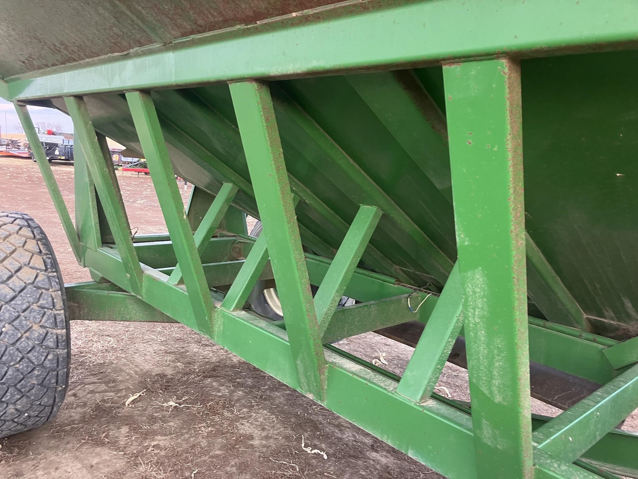  Brent 540 Gravity Wagon