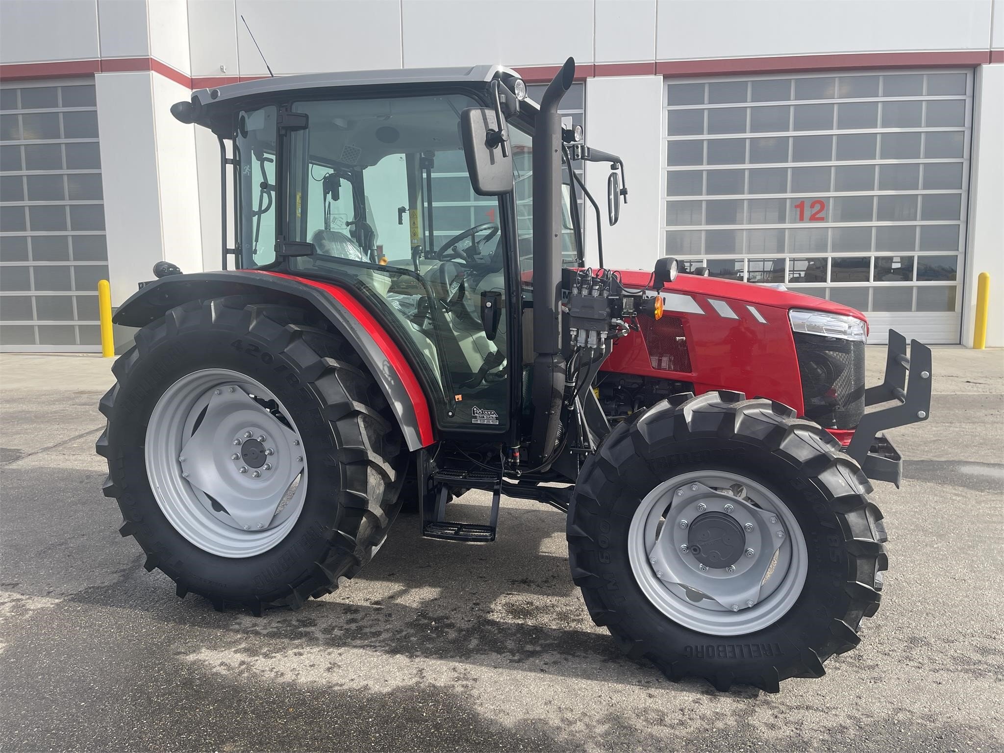 2022 Massey Ferguson 4707 Tractor