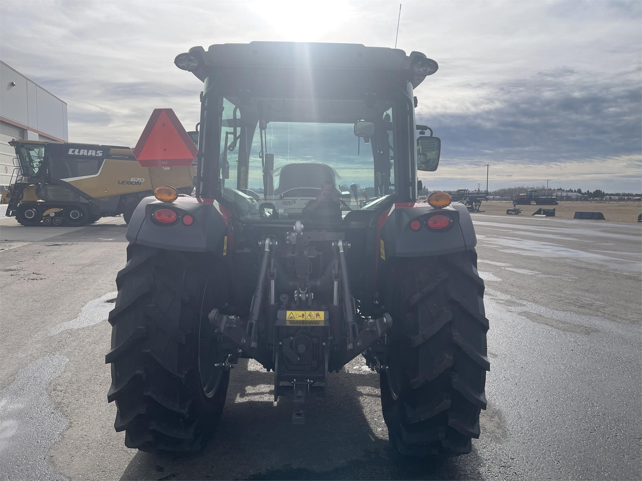2022 Massey Ferguson 4707 Tractor