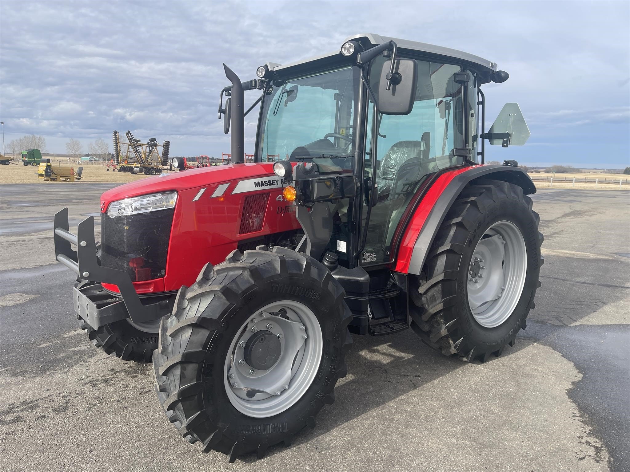 2022 Massey Ferguson 4707 Tractor