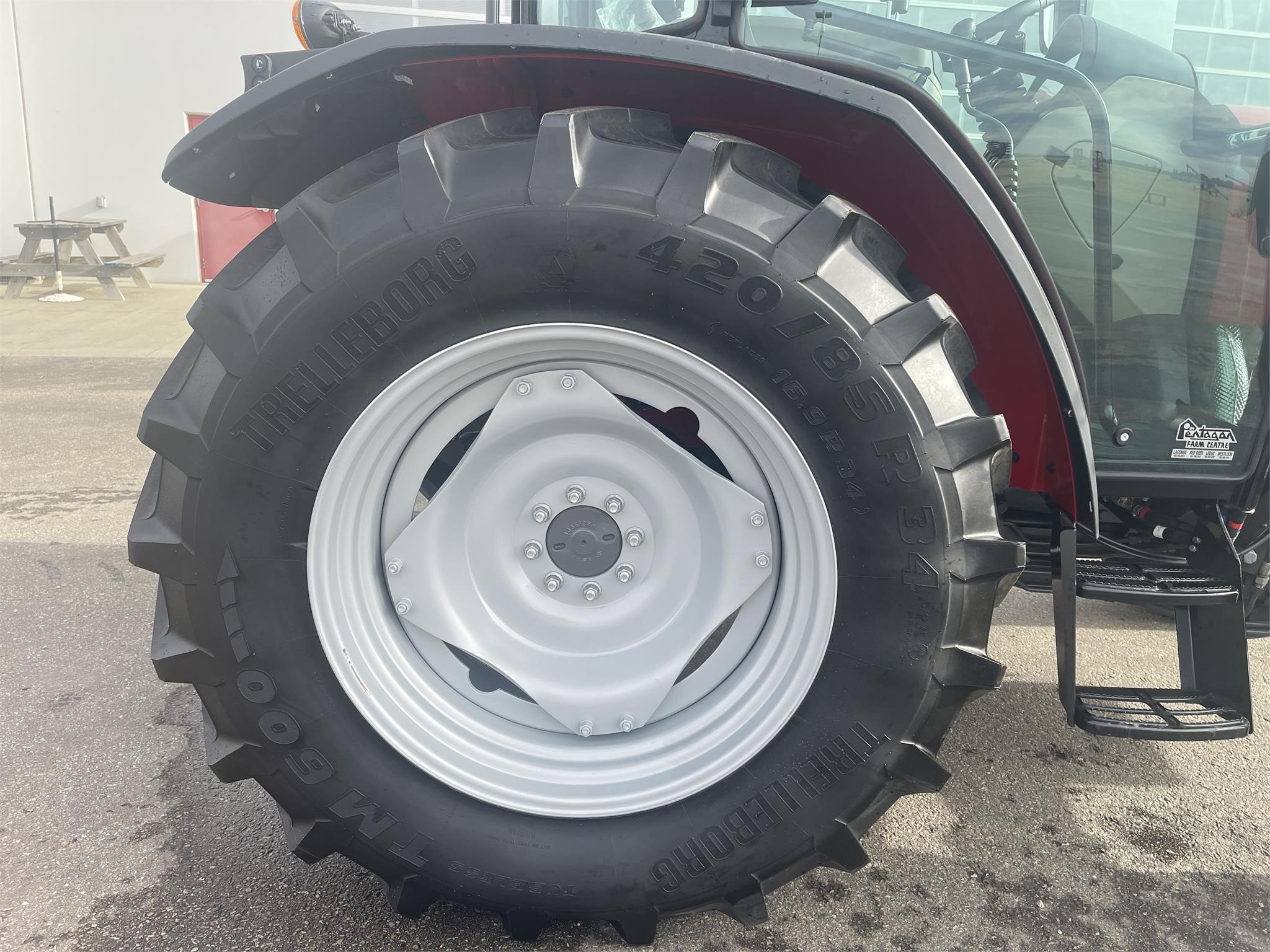 2022 Massey Ferguson 4707 Tractor