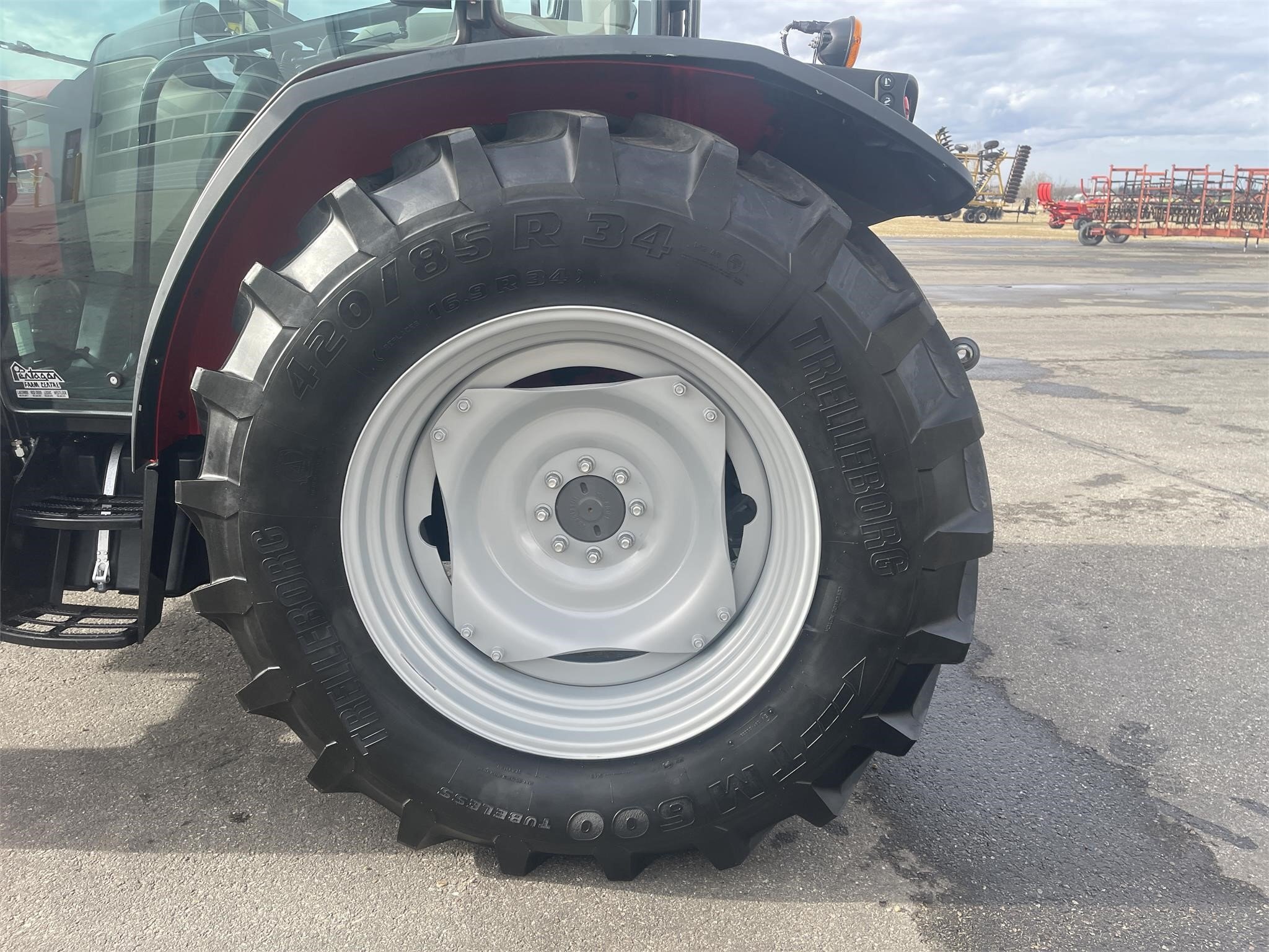 2022 Massey Ferguson 4707 Tractor