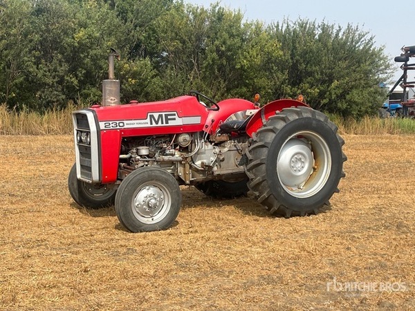 Tracteur Miniature Massey Ferguson 230 – Universal Hobbies, 1/16, Comme Neuf