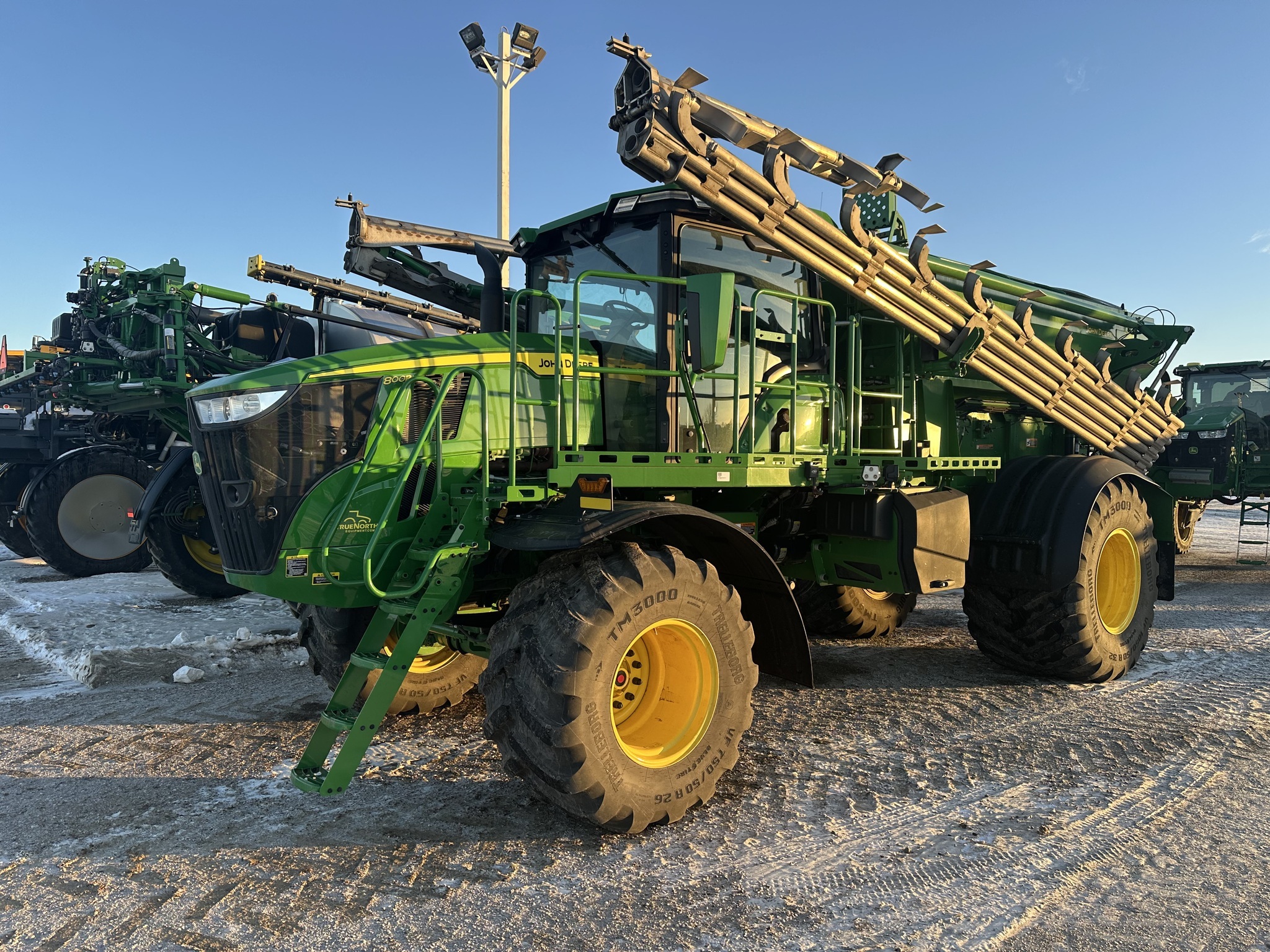 2025 John Deere 800R Self-Propelled Fertilizer Spreader