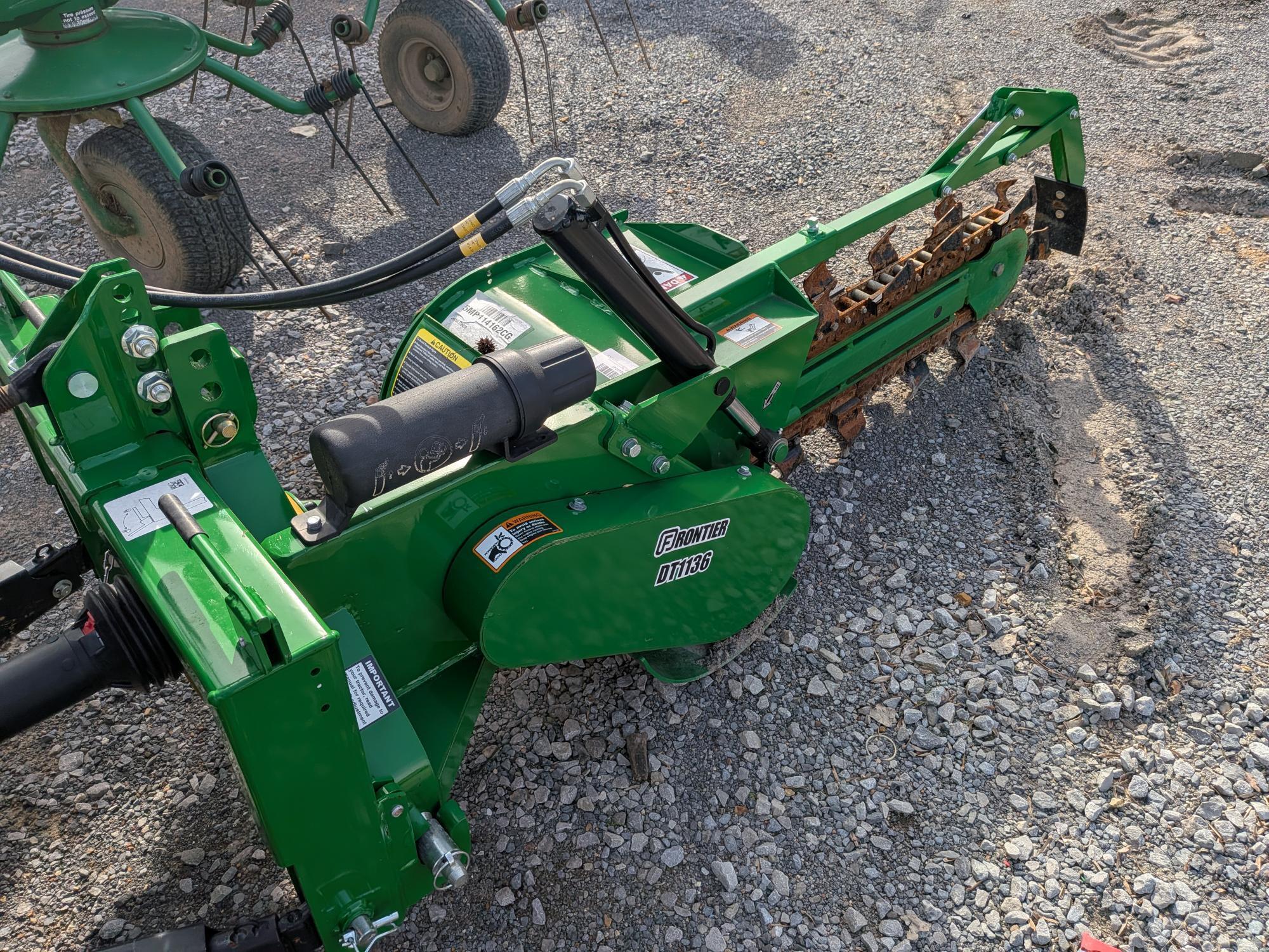  Frontier DT1136 Trencher