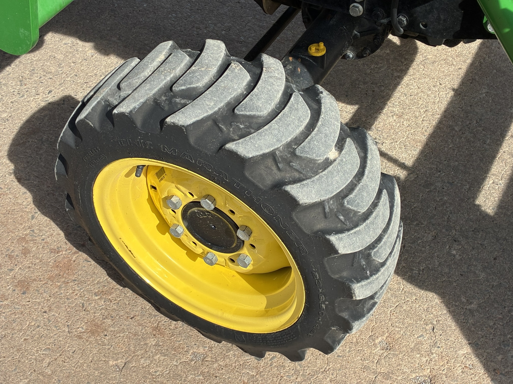 2021 John Deere 2032R Tractor