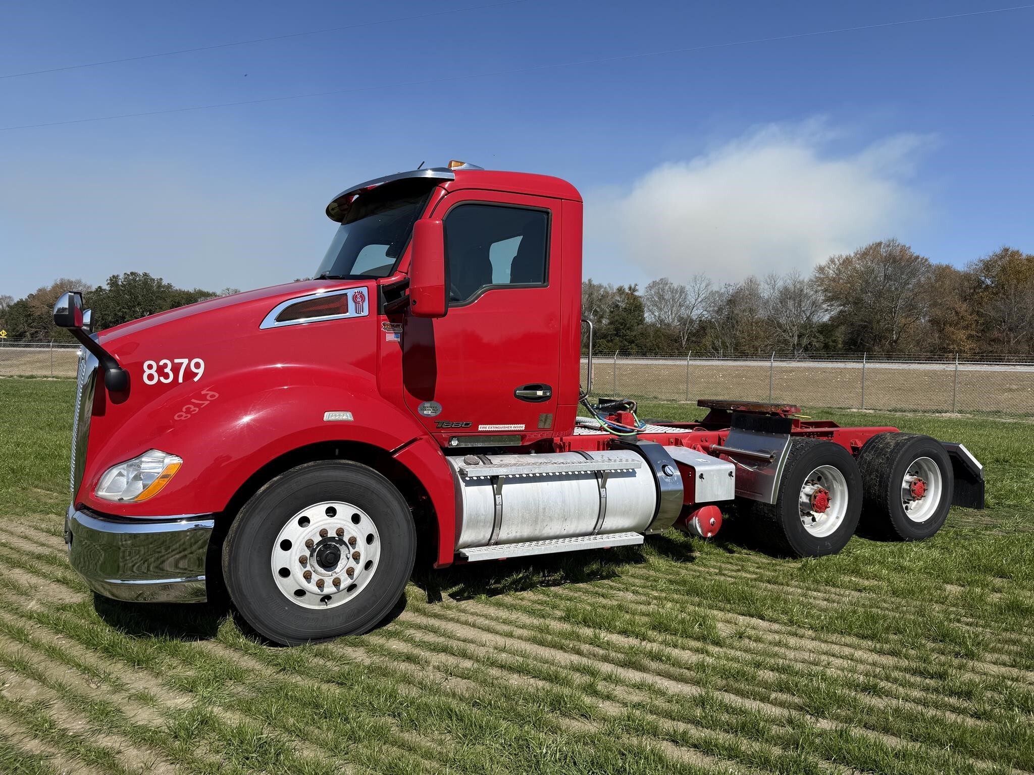 2018 Kenworth T680 Semi Trucks/Trailer