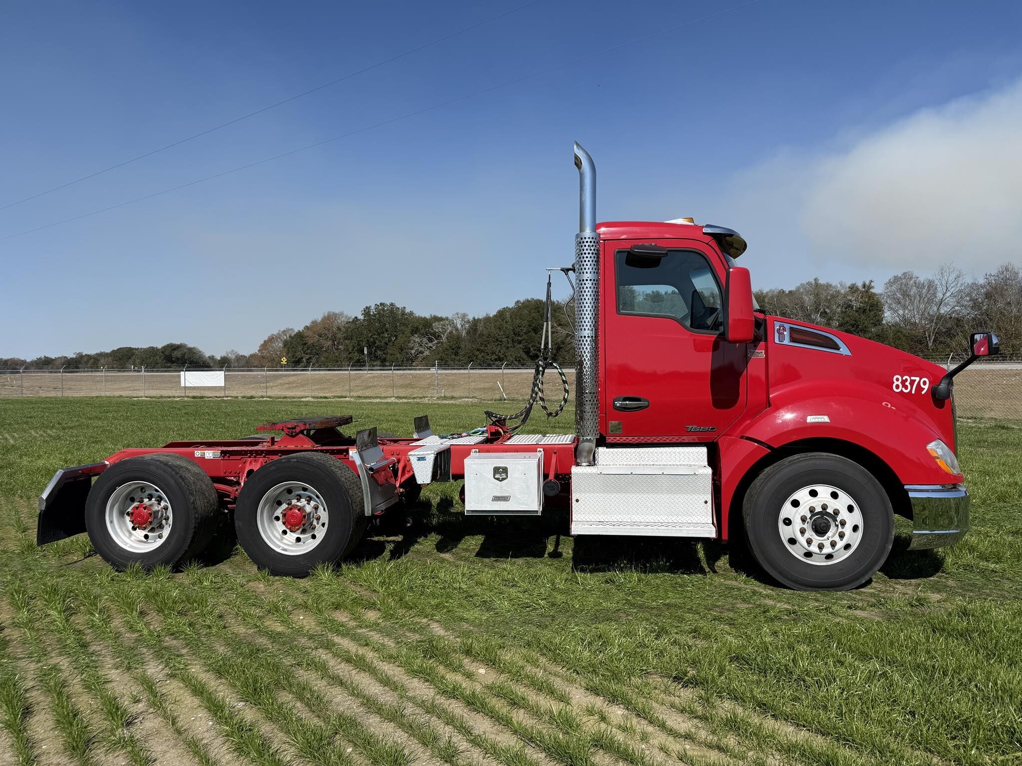 2018 Kenworth T680 Semi Trucks/Trailer