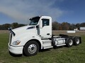 2015 Kenworth T680 Semi Trucks/Trailer